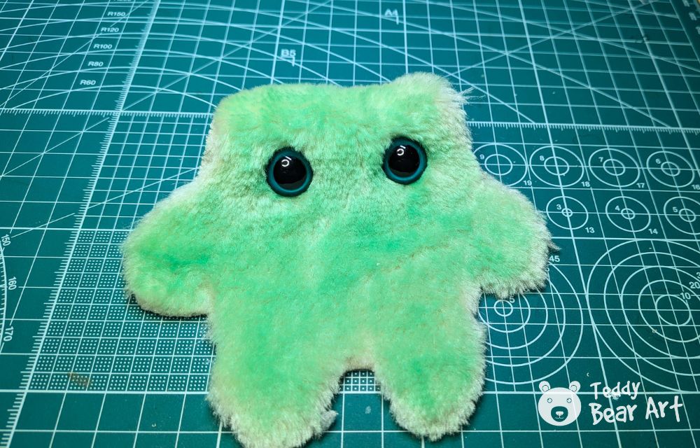 Free Frog Plush Sewing Pattern with an Easy Tutorial