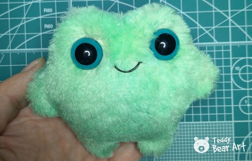 Free Frog Plush Sewing Pattern with an Easy Tutorial