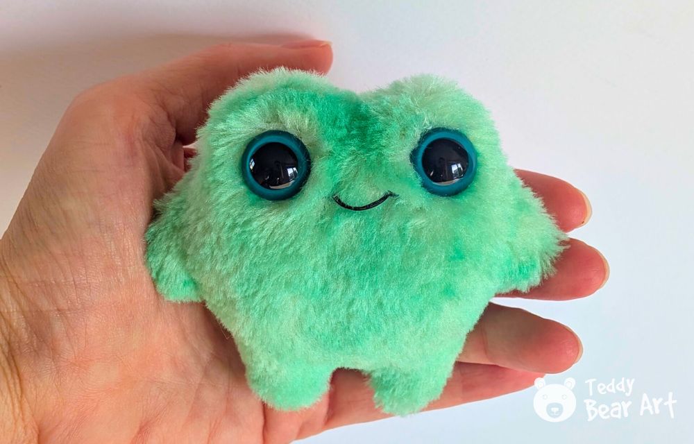 Free Frog Plush Sewing Pattern with an Easy Tutorial