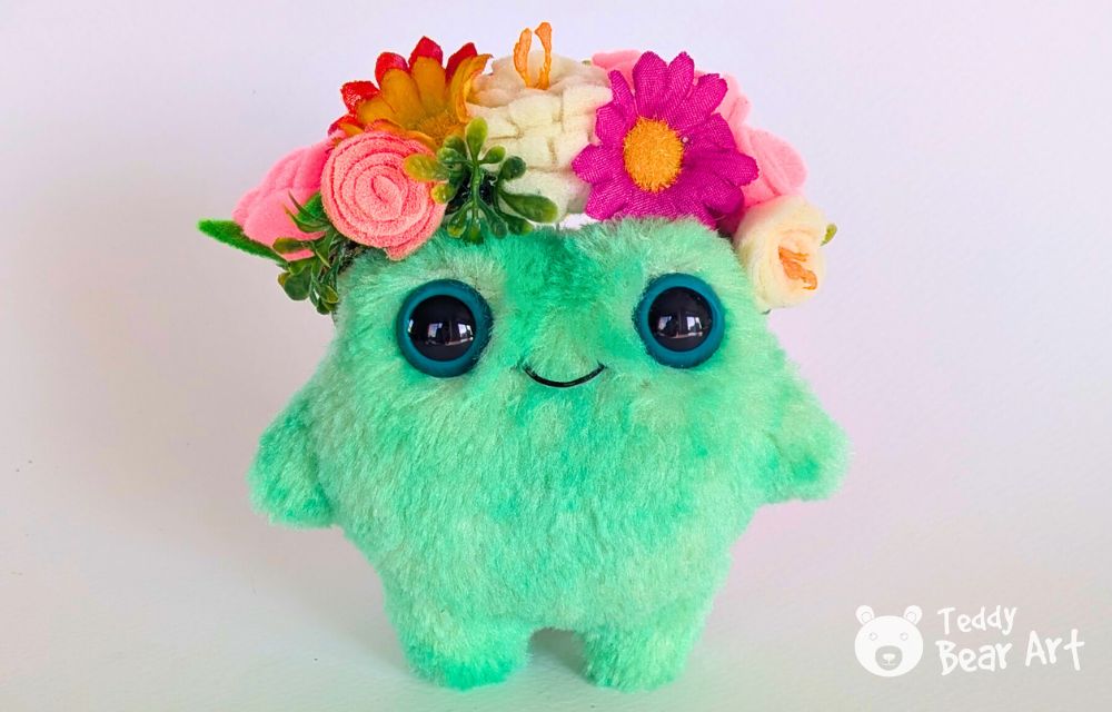 Free Frog Plush Sewing Pattern with an Easy Tutorial