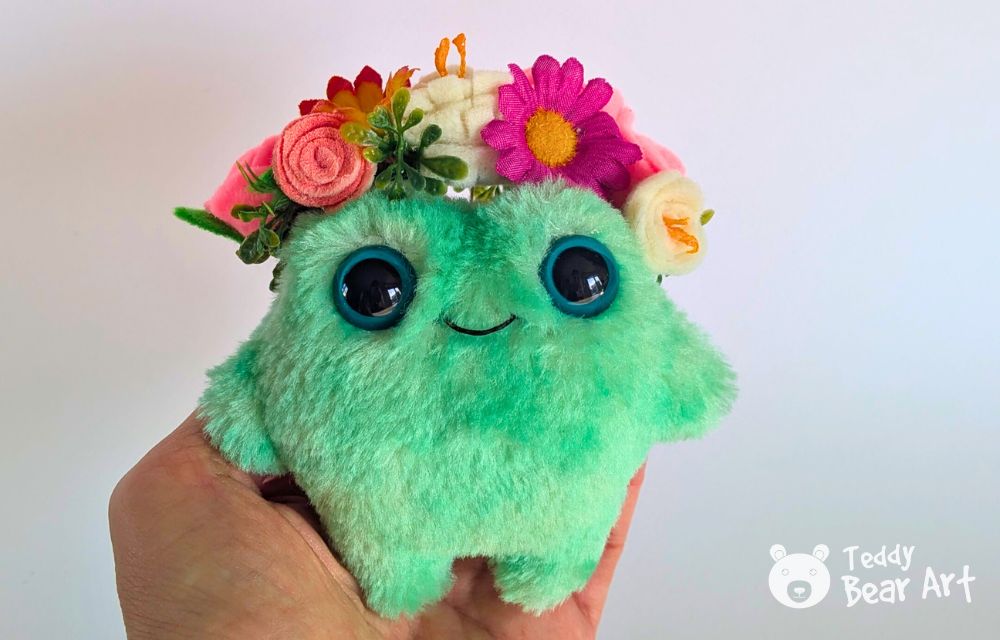 Free Frog Plush Sewing Pattern with an Easy Tutorial