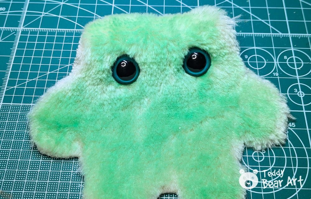 Free Frog Plush Sewing Pattern with an Easy Tutorial