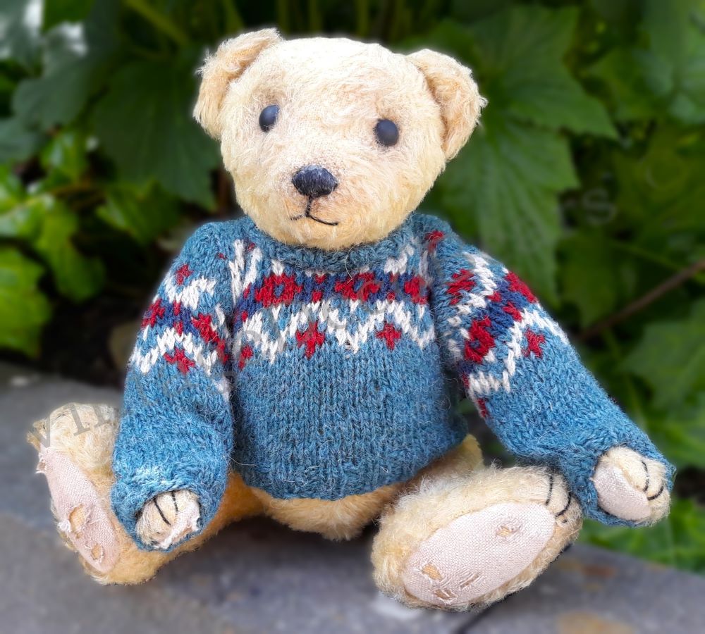 Celebrating 10 Years with Handmade Teddy Bears by Helen Dekker