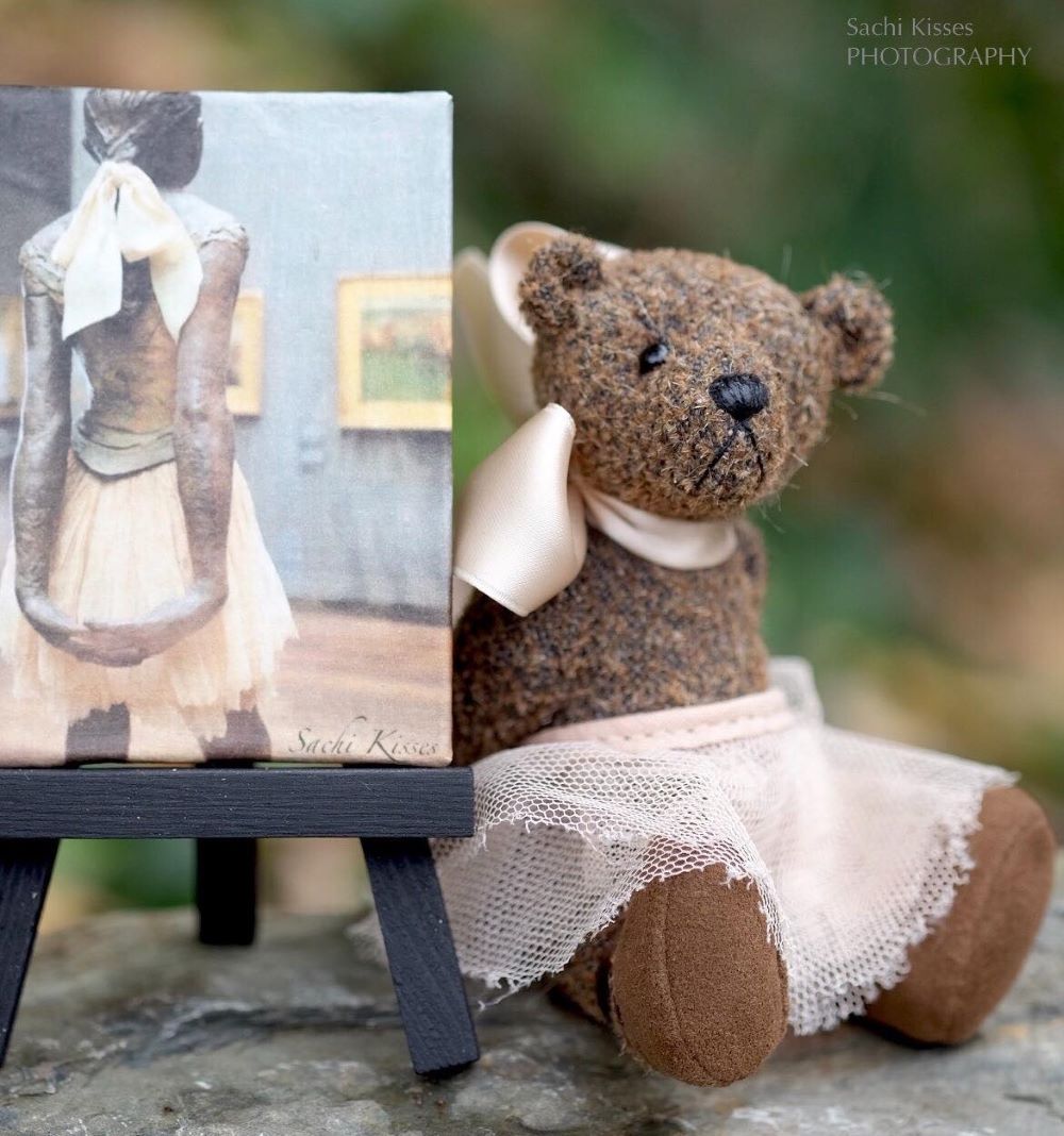 Behind the Stitches: Inspiring Teddy Bear Artist Interviews - Karen Olsen