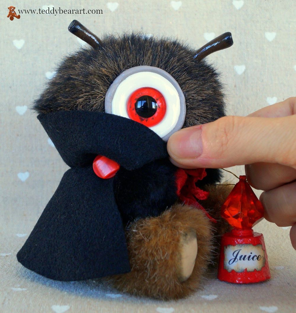 Spooky-Cute Halloween Teddy Bear DIY: Craft Your Own Adorable Halloween Bear