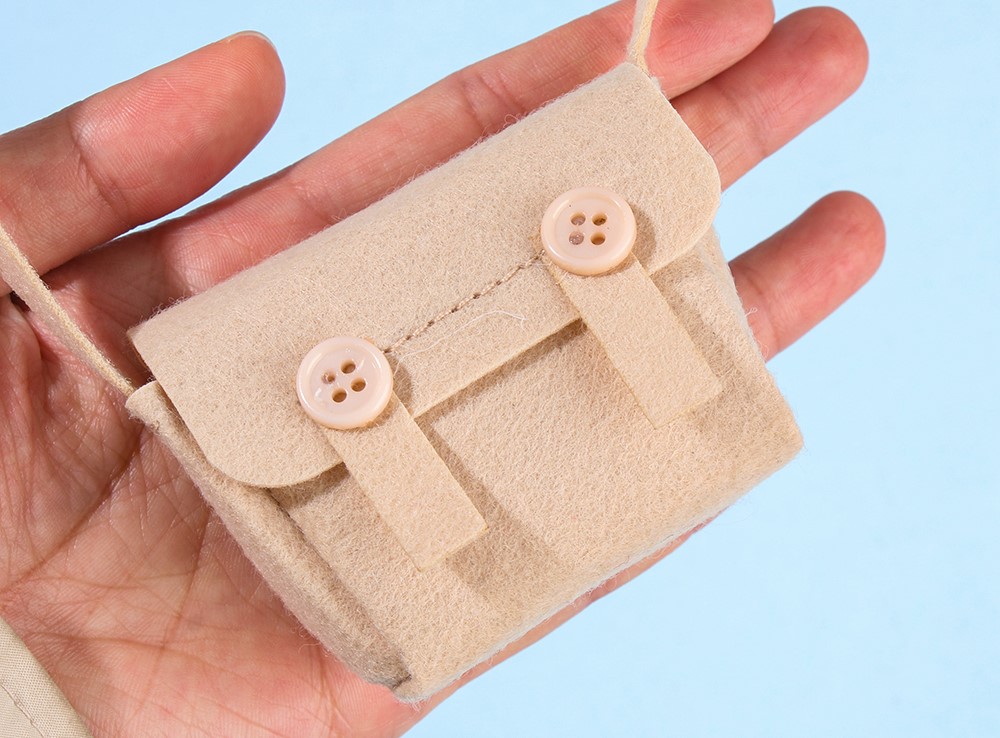 Tiny Messenger Bag for Teddy Bears: Free Pattern and Easy DIY Guide